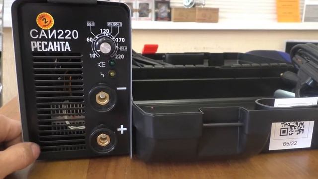 Сварочный инвертор Ресанта САИ 220. Распаковка и обзор смотреть онлайн