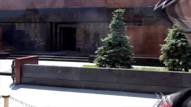 Прогулка по Москве с друзьями: Красная площадь, бульк по реке Москве, парк Горького (2015.06.14) смотреть онлайн