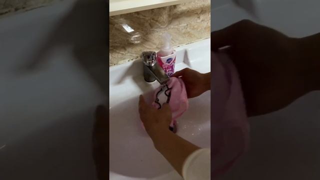 东爸做的冰糖葫芦被女儿嫌弃，下一秒直接拿出“巨型糖葫芦”，东妈的嫉妒之心根本挡不住！【东东一家】 смотреть онлайн
