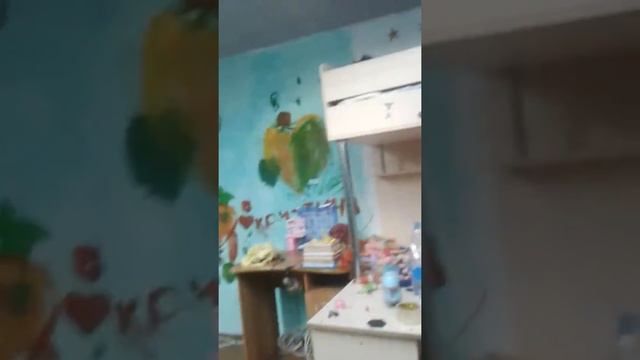 Я слежу за сестрой😀 мне трендец смотреть онлайн