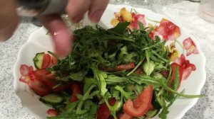 Готовим салат из рукколы