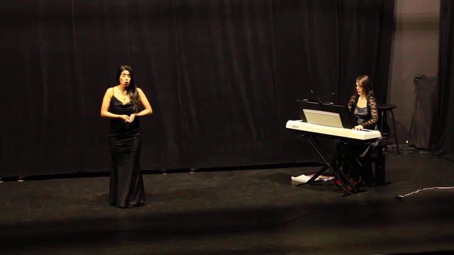 Paola Smith MARTINEZ - Canción de cuna, Ningue - X. Monsalvatge смотреть онлайн