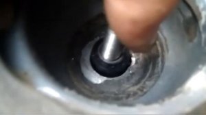 Стук стойки в стакане 21099