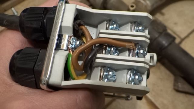 Výměna tlakového spínače na vodě - Replacement of the pressure switch at the domestic waterworks смотреть онлайн