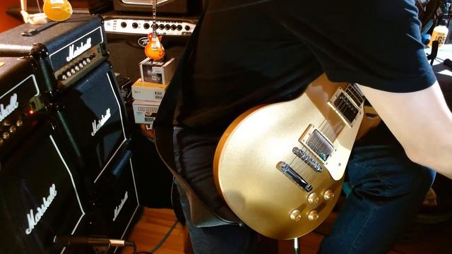 Gibson Les Paul Goldtop vs. Barracuda Goldtop смотреть онлайн
