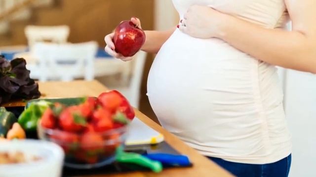 МОЛОЗИВО ВО ВРЕМЯ БЕРЕМЕННОСТИ | Почему выделяется молозиво и на каком сроке это происходит смотреть онлайн