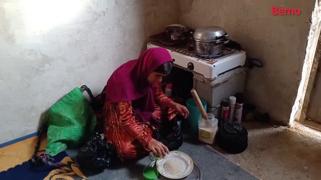 Khadija's struggle with the evil plans of her psychotic husband. смотреть онлайн