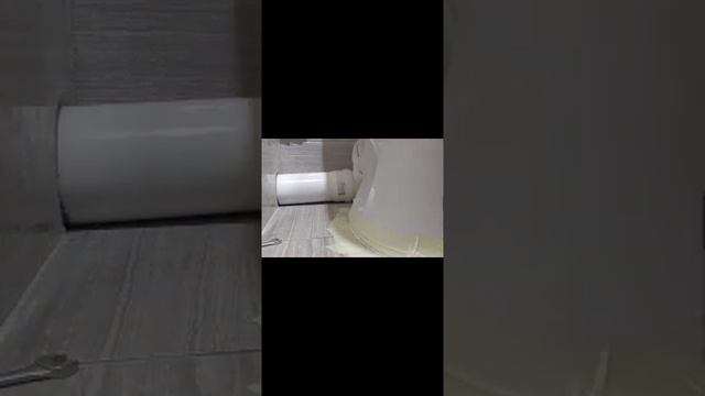 Установка напольного унитаза своими руками. #shorts