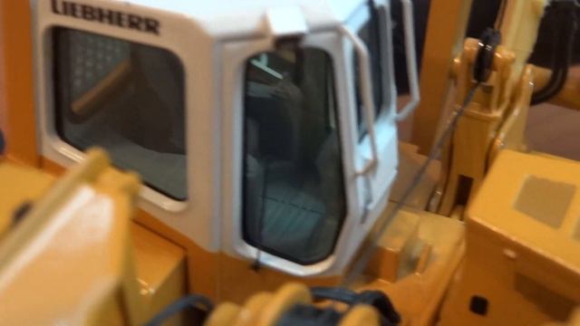 Liebherr RL 64 Pipelayer Review