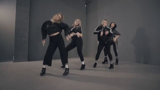 William Singe - Bad and Boujee I High Heels by Alexandra Rakovets смотреть онлайн