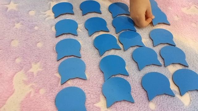 Дети играют в детскую игру МЕМО смотреть онлайн