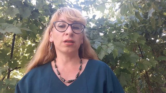 174. Винтажные колье и бусы в зеленых тонах... смотреть онлайн