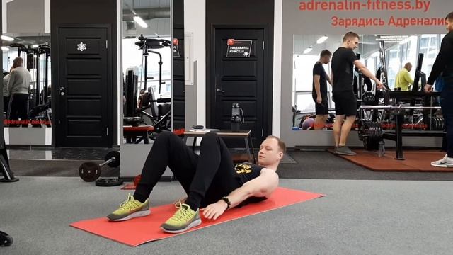 Касание пяток лежа на полу для пресса и косых мышц живота смотреть онлайн