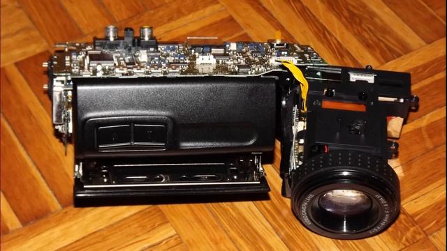 Videocamera Samsung VP-U10/12/15 visione interno (1995) смотреть онлайн