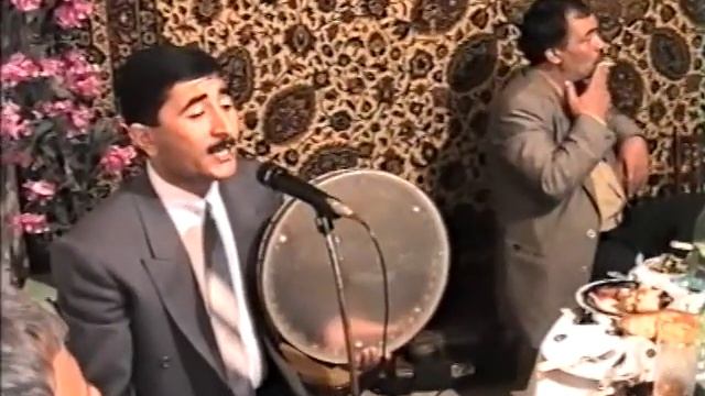 Elşad Cabbarov - Zabit Nəbizadə. Muxtarın ad günü 1994 Buzovna смотреть онлайн