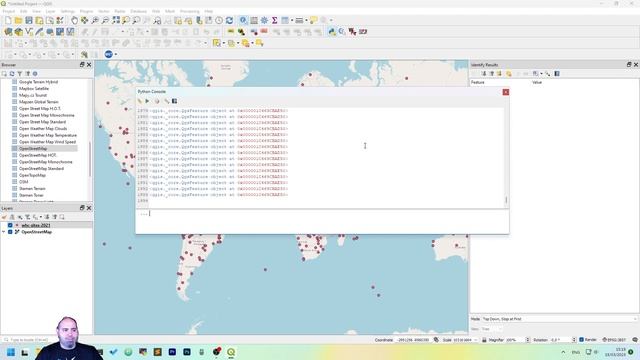 Python in QGIS 3: BEGINNERS GUIDE with example смотреть онлайн