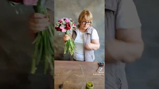 Букет невесты из пионов и роз. Мастер класс смотреть онлайн