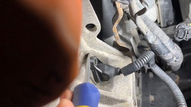 2012 KIA Soul Crankshaft Position Sensor Install смотреть онлайн