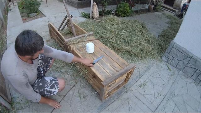 Принцип работы ручной тюковалки для сена и соломы. смотреть онлайн