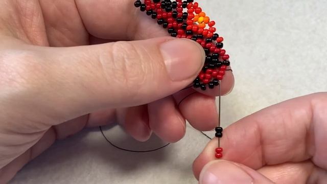 Широкий браслет из бисера МК Часть 1 из 2 смотреть онлайн