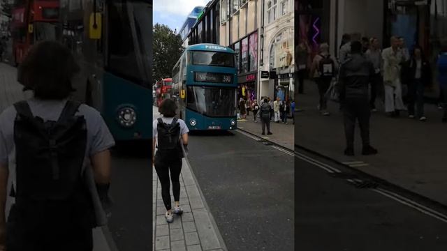 Лондон. Оксфорд Циркус. Обзор улицы.London. Oxford Circus. Street overview. смотреть онлайн