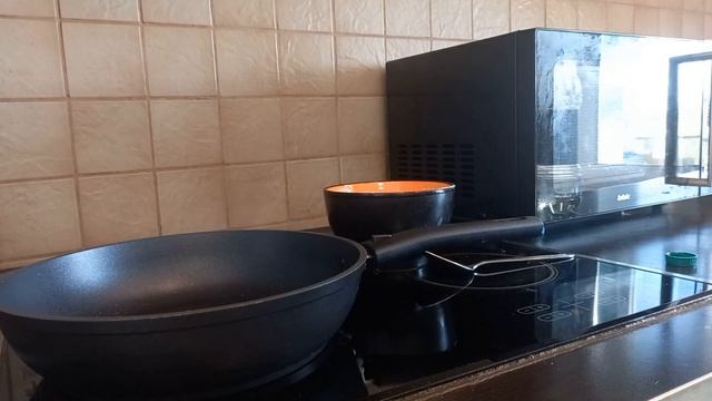 МС кисуля готовит панкейки/поела г... смотреть онлайн