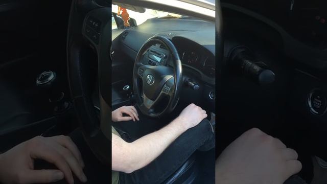 Toyota Avensis AUTO STEERING WHEEL ADJUSTMENT смотреть онлайн