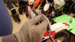 Прокачка передних тормозов на питбайке