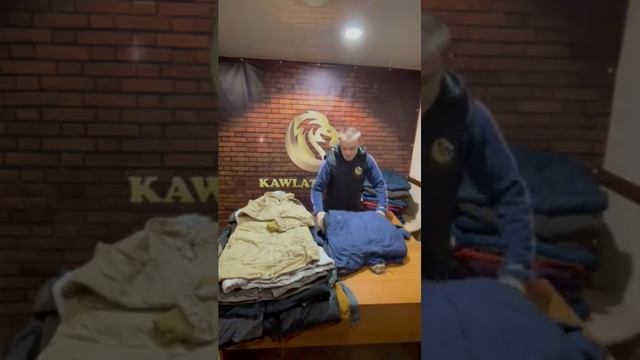Одяг секонд хенд Куртки подовжені - код 352 (28.11.2023 мішок 5) смотреть онлайн