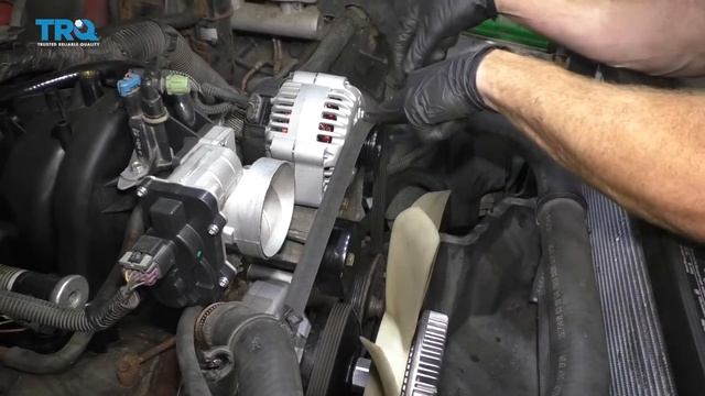 How to Replace Serpentine Belt 1999-07 Chevy Silverado смотреть онлайн