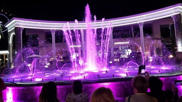 Путешествие и отдых. Город Кисловодск. Цветомузыкальный фонтан. Другие виды. 2022-й год. смотреть онлайн