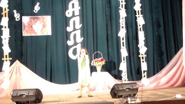 Нас бьют, мы летаем - Настя Кукурян смотреть онлайн