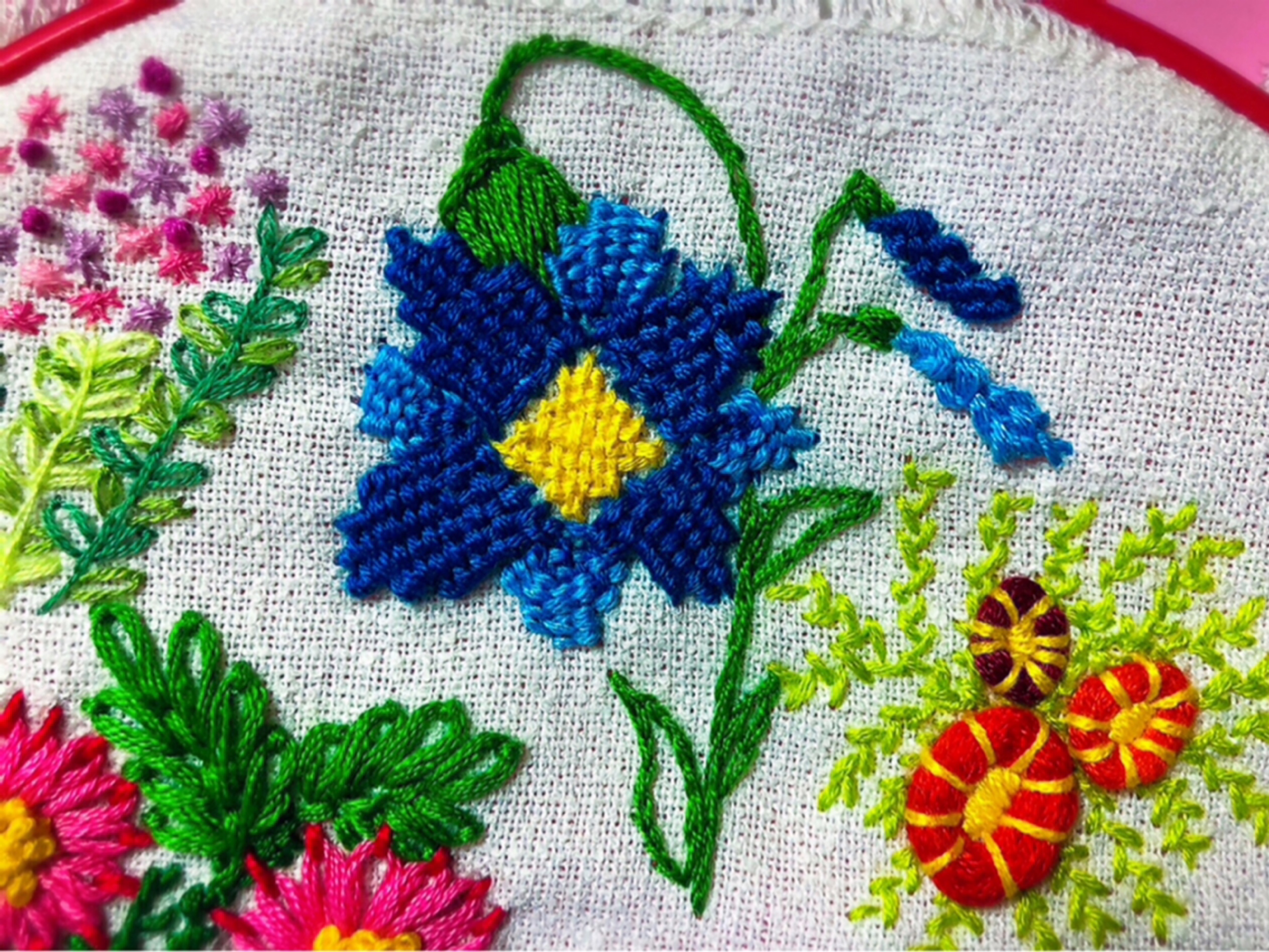 Как вышить цветок Плетёнка. смотреть онлайн