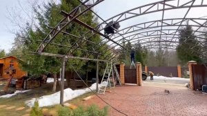 Заменили навес из поликарбоната на другой