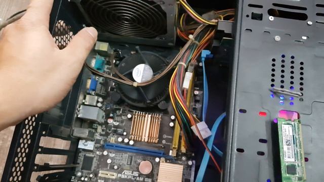 PC năm xưa Asus P5KPL E2200 1GBx2 смотреть онлайн