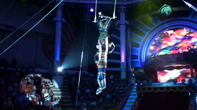 Дуэт на трапеции - Ребекка Бирж, Девид Джонс смотреть онлайн