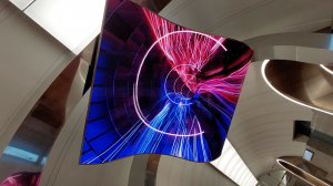 Из архива: LED-экран "ковер-самолет" на Рижской БКЛ / Московское метро