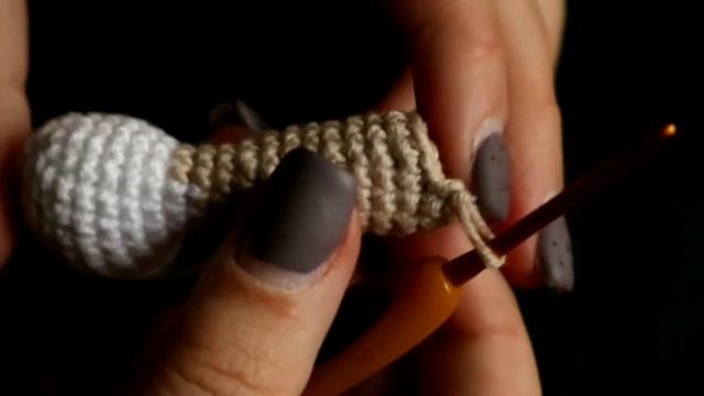 Кукла крючком часть 1 // каркасная кукла смотреть онлайн
