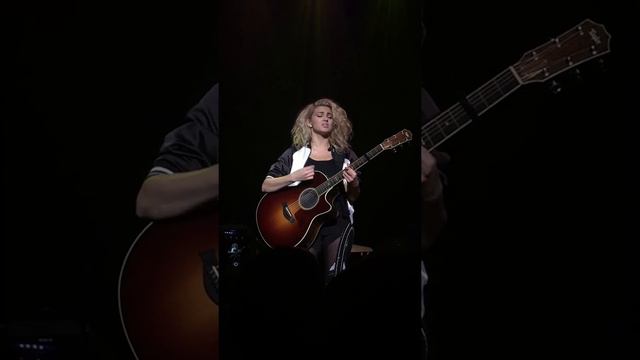 Tori Kelly Funny "Unplugged" (no mic) смотреть онлайн