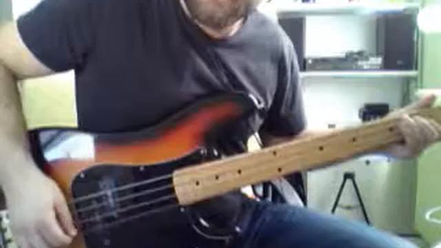 Hangin Tree | Queens Of The Stone Age Bass Cover | Epiphone Precision Bass Custom смотреть онлайн