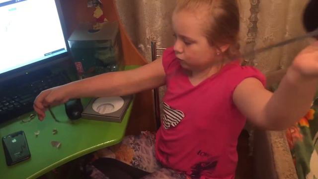 Распаковка беспроводной зарядки для iPhone 8 смотреть онлайн