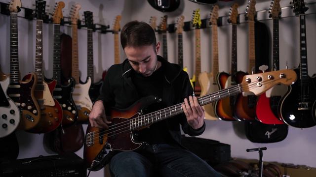 Rare Fender JV Jazz Bass Squier Series April 1982 USA/Japan смотреть онлайн