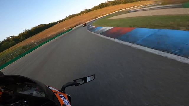 Crash Honda CBR 600RR on Masaryk cicuit 23.8.2023. Turn No.9 @crash @honda @cbr600rr смотреть онлайн