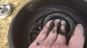 Снимаем задние барабаны на LADA X-RAY | Износ задних тормозных колодок за 66тыс. км.