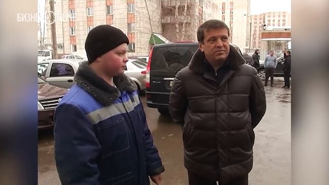 Ильсур Метшин осмотрел временное жилье казанских дворников смотреть онлайн