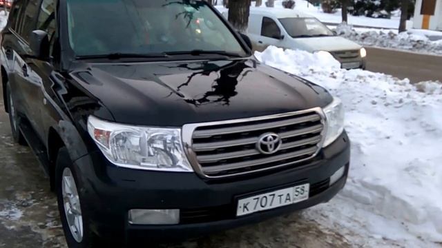 Водитель Toyota Land Cruiser решил, что он пешеход - Пенза, Трио Пицца. смотреть онлайн