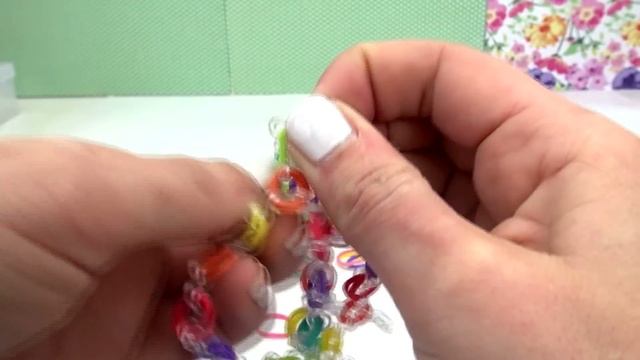 Тройной браслет их резинок и застежек Rainbow Loom смотреть онлайн