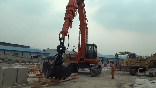 20111028 30m Telescopic Dipper + Clamshell Bucket for DX480LC Excavator 2 смотреть онлайн