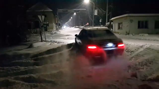 Mercedes W211 snow drift смотреть онлайн