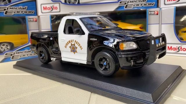 Ford SVT F-150 Lightning - 1/21 Maisto from Costco (2020 Released) смотреть онлайн